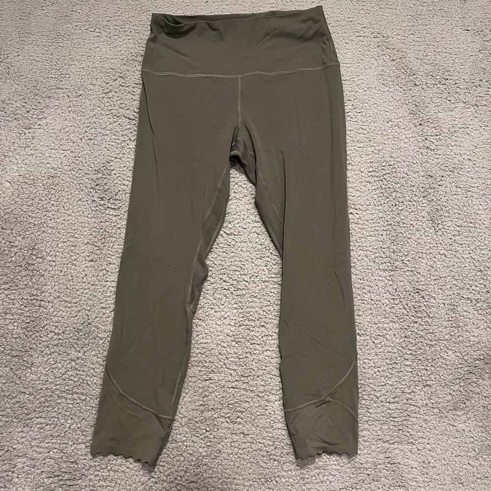 Lululemon In Movement Lululemon In Movement Cropped 22” Leggings Size 10